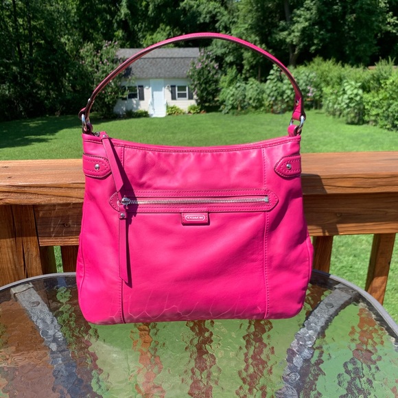 Coach Handbags - Coach Daisy Shoulder Bag